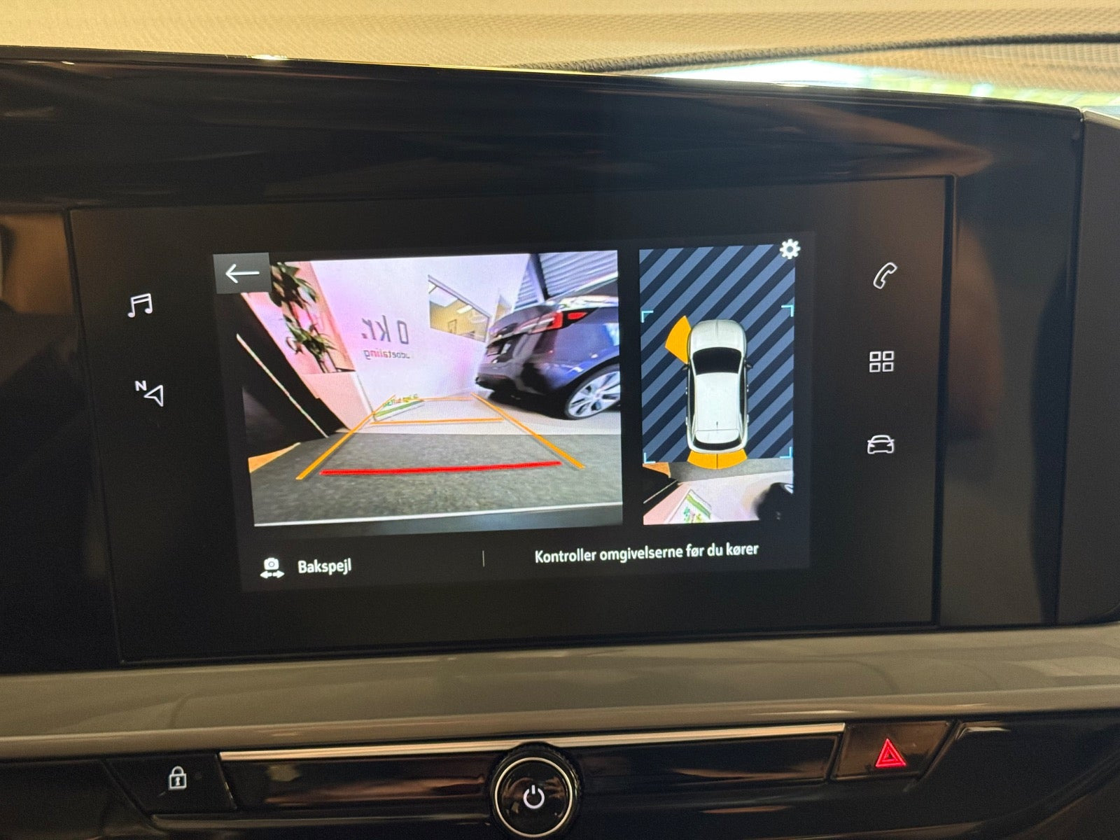 Hvid Opel Mokka-e fra 2024