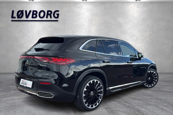 Sort Mercedes EQE500 SUV fra 2023