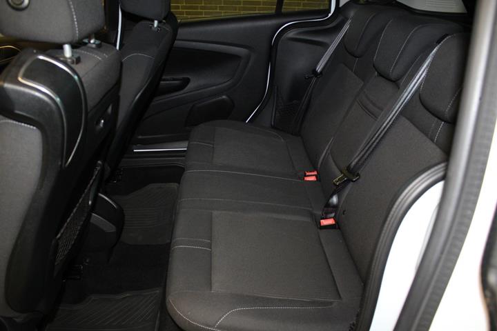 Hvid Ford B-MAX fra 2014