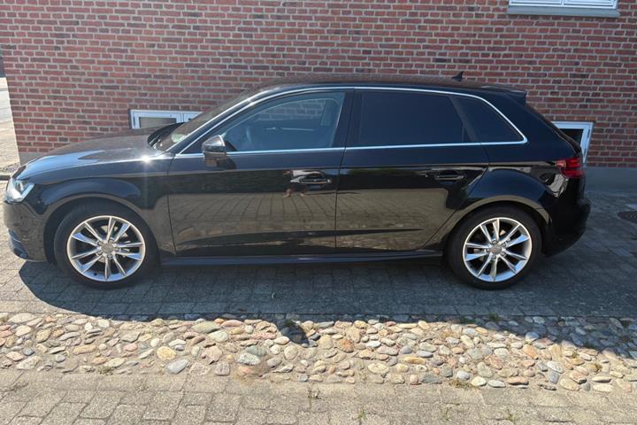 Sort Audi A3 fra 2016