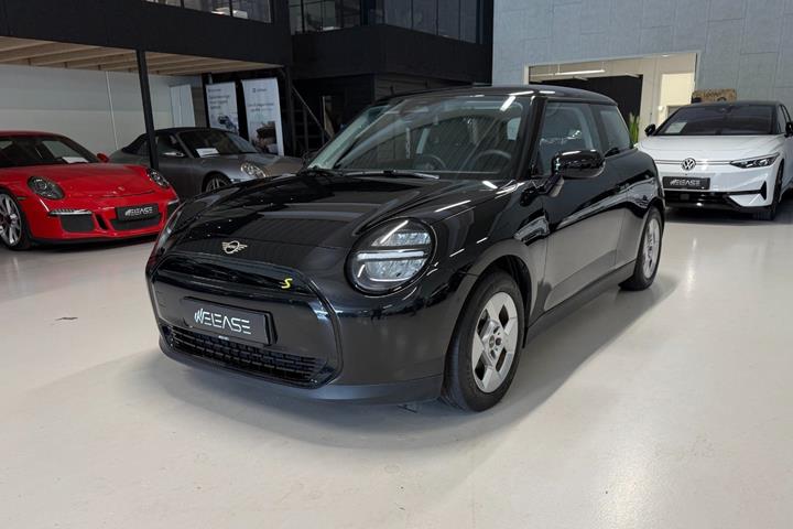 Sort Mini Cooper SE fra 2024