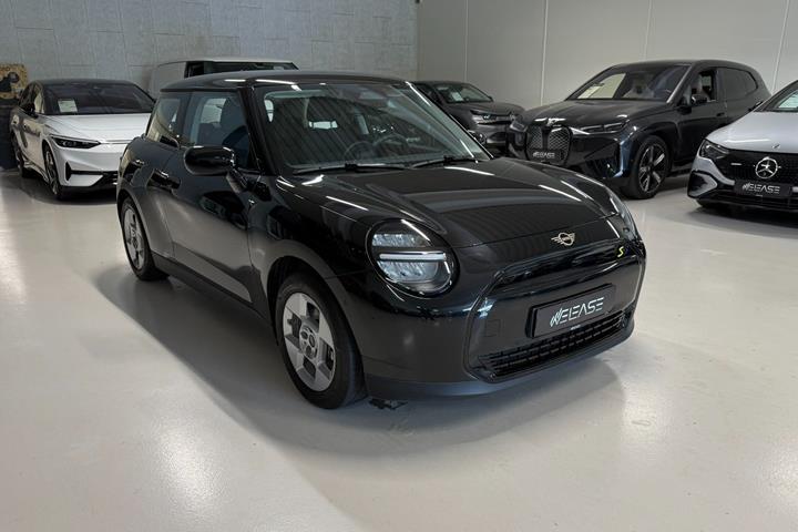 Sort Mini Cooper SE fra 2024
