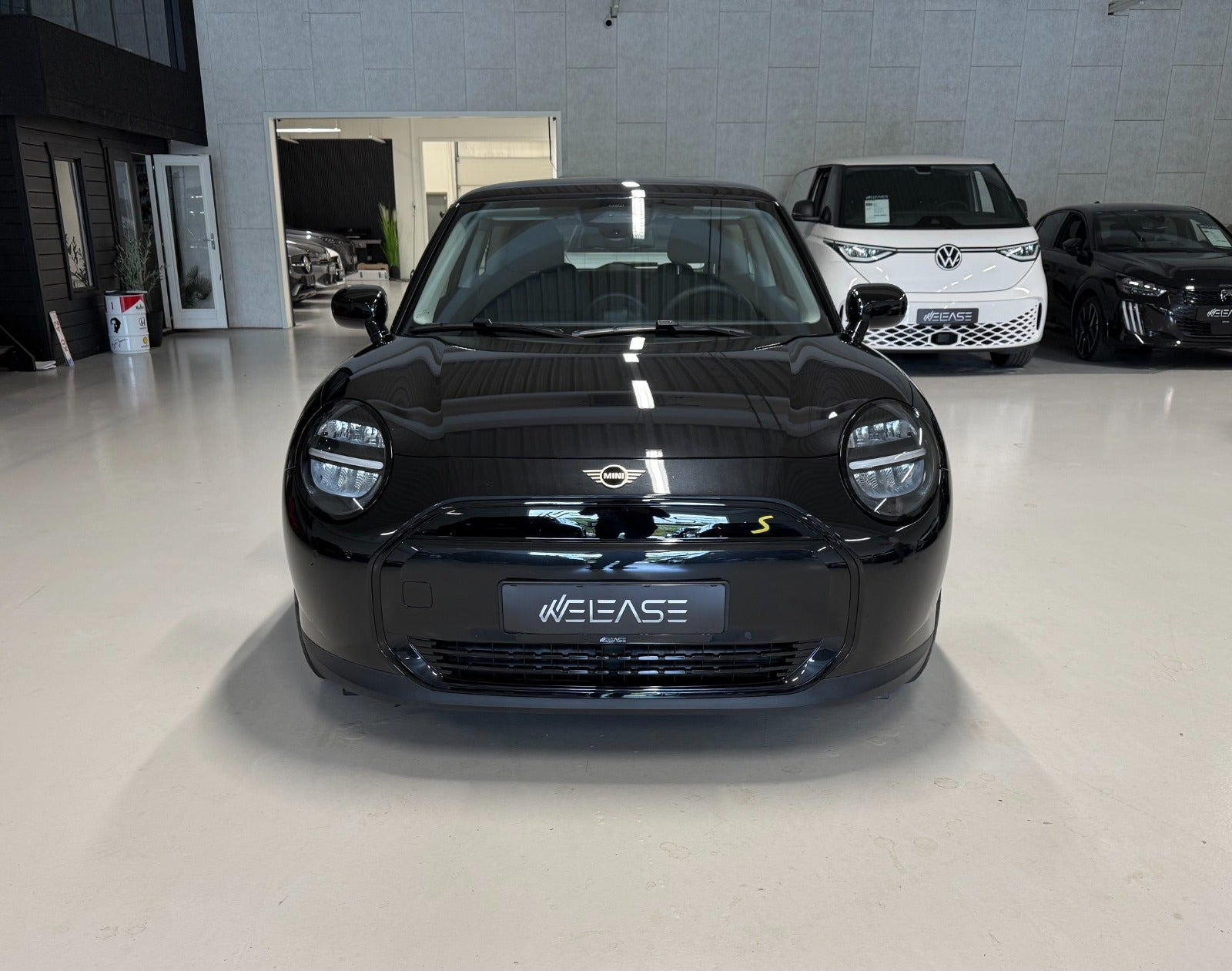 Sort Mini Cooper SE fra 2024