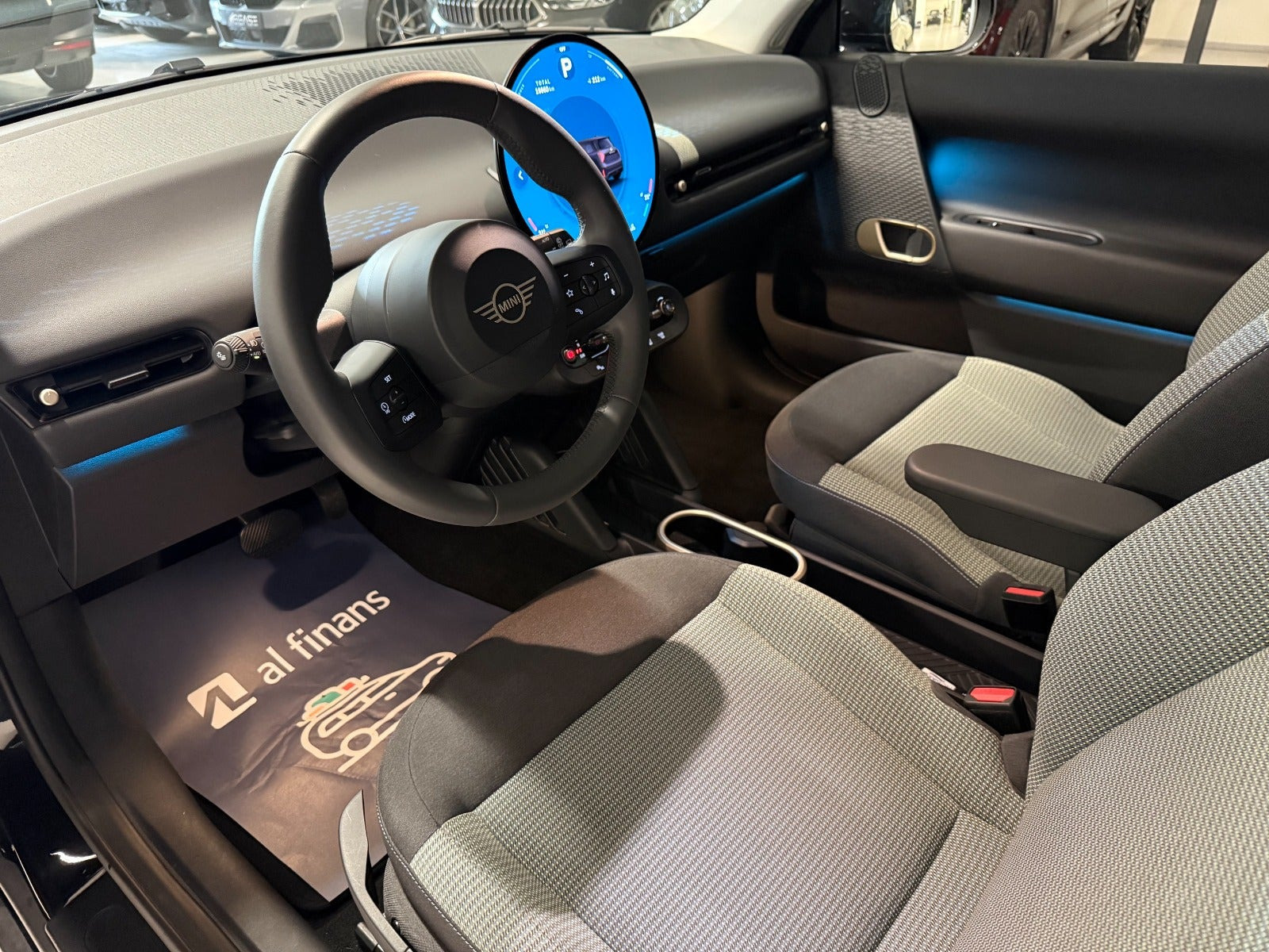 Sort Mini Cooper SE fra 2024