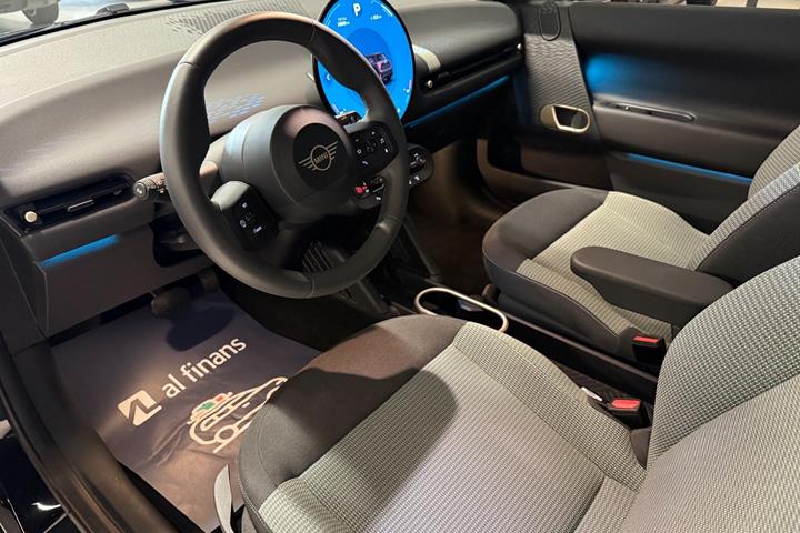 Sort Mini Cooper SE fra 2024