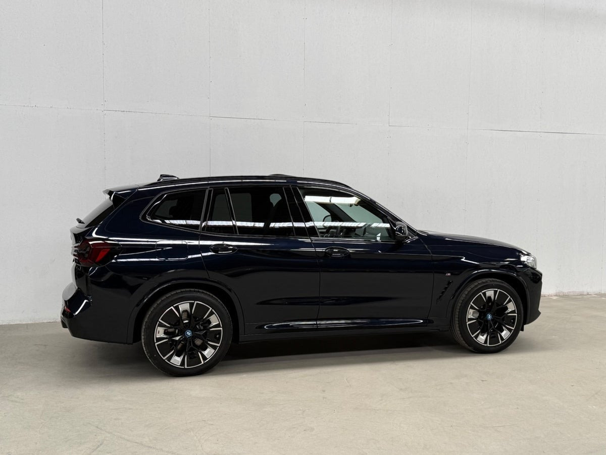 Sort BMW iX3 fra 2022
