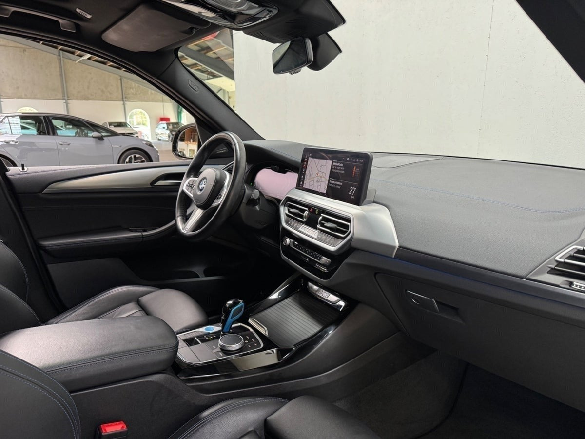Sort BMW iX3 fra 2022