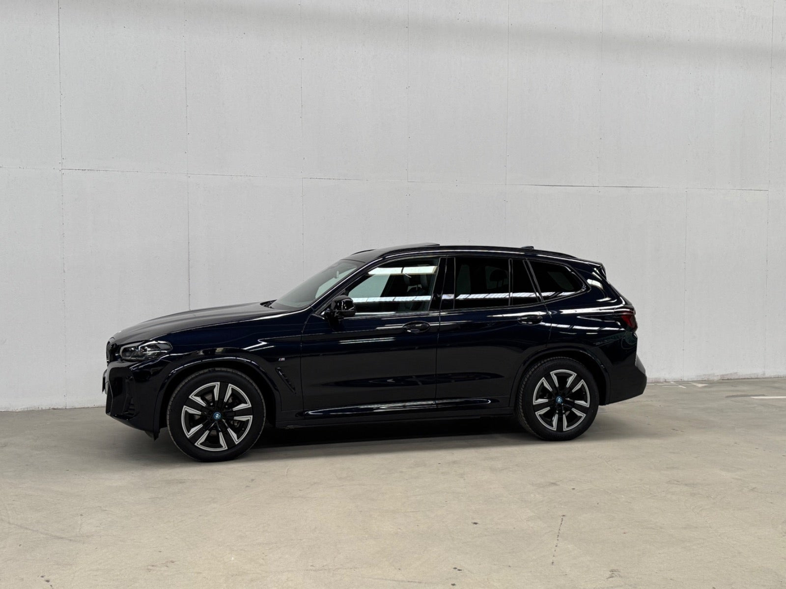 Sort BMW iX3 fra 2022