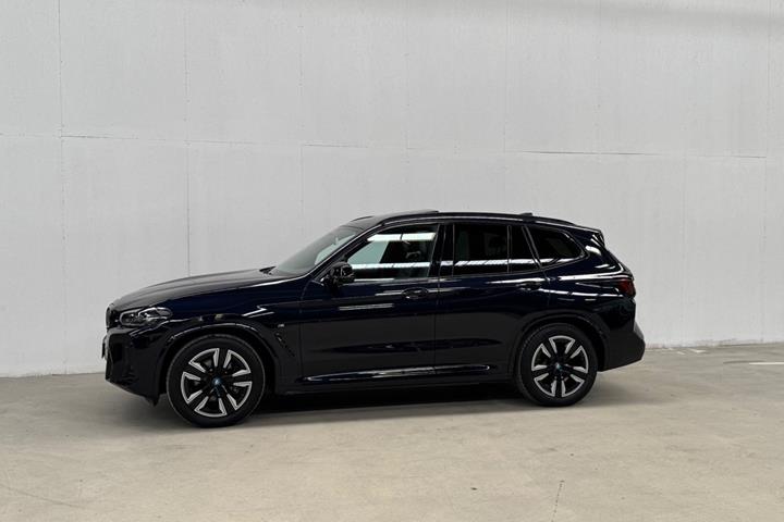 Sort BMW iX3 fra 2022
