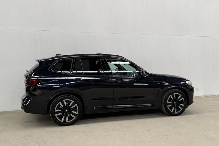 Sort BMW iX3 fra 2022