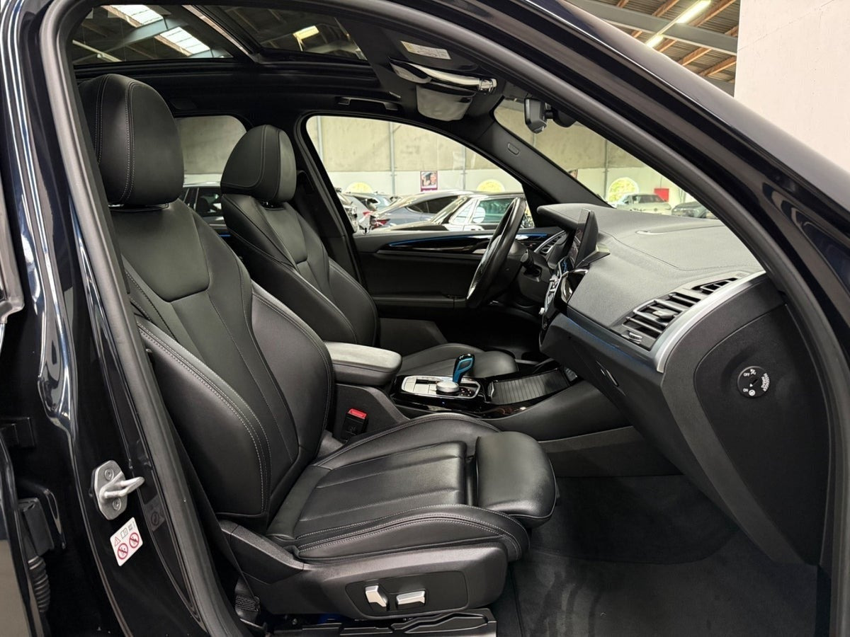 Sort BMW iX3 fra 2022