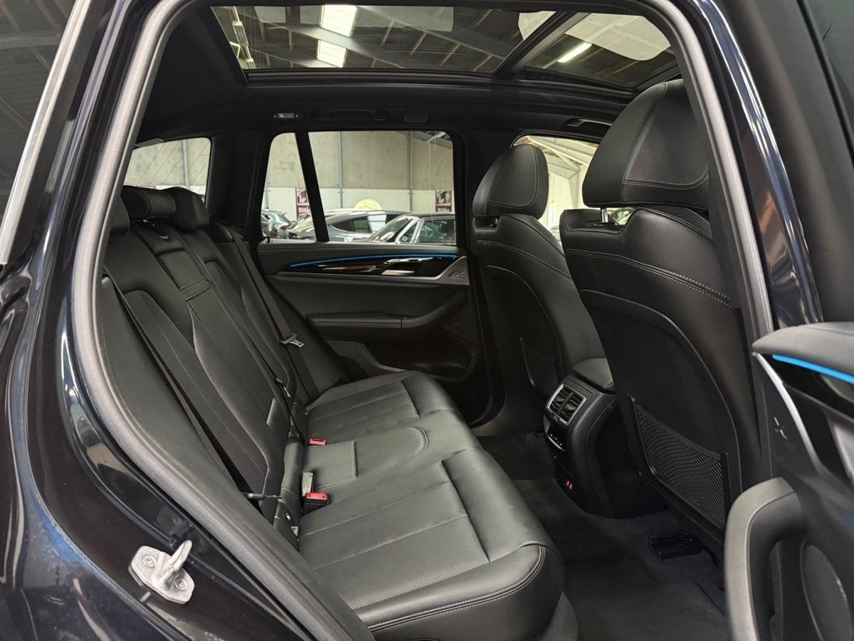 Sort BMW iX3 fra 2022