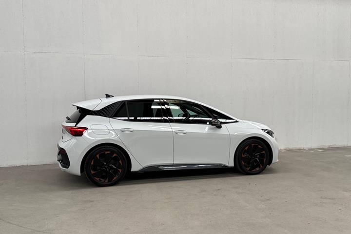 Hvid Cupra Born fra 2024