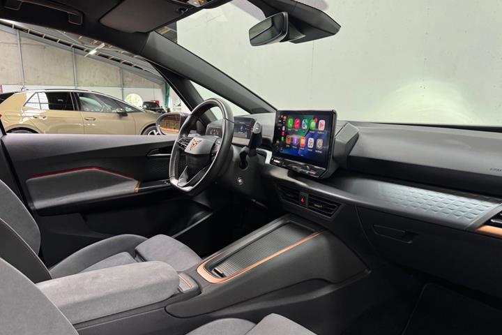 Hvid Cupra Born fra 2024