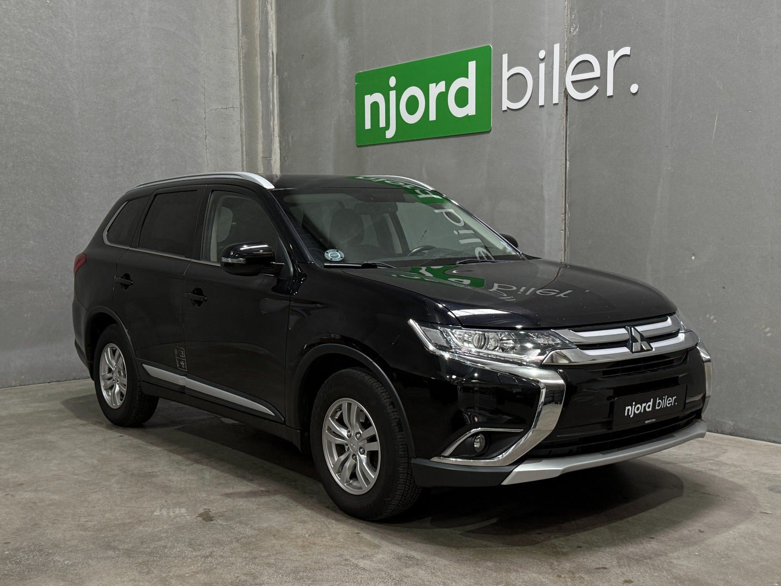 Mitsubishi Outlander 2,0 Intense Van