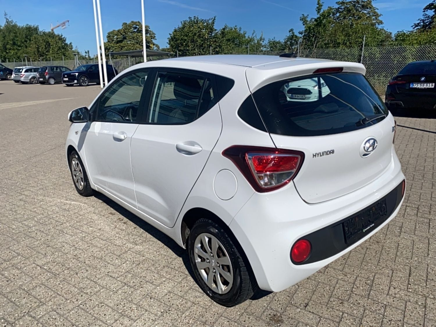 Hvid Hyundai i10 fra 2017