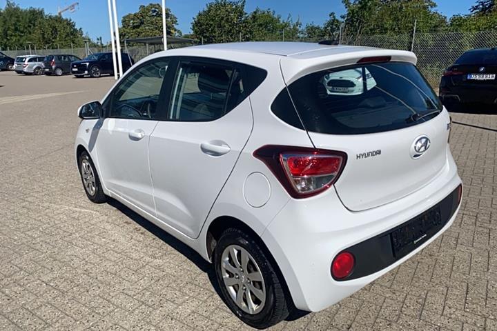 Hvid Hyundai i10 fra 2017