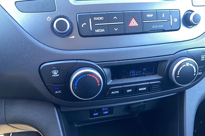 Hvid Hyundai i10 fra 2017