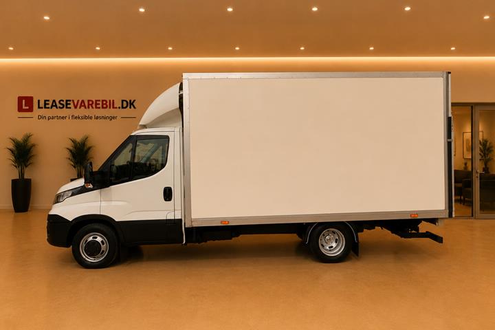 Hvid Iveco Daily fra 2015