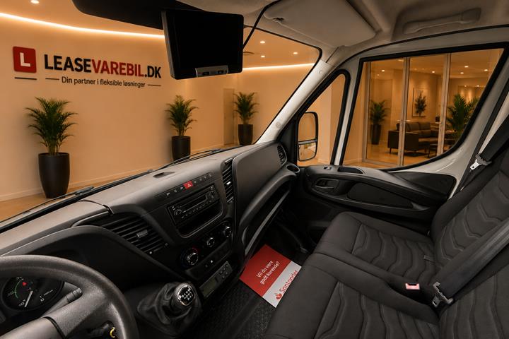 Hvid Iveco Daily fra 2015