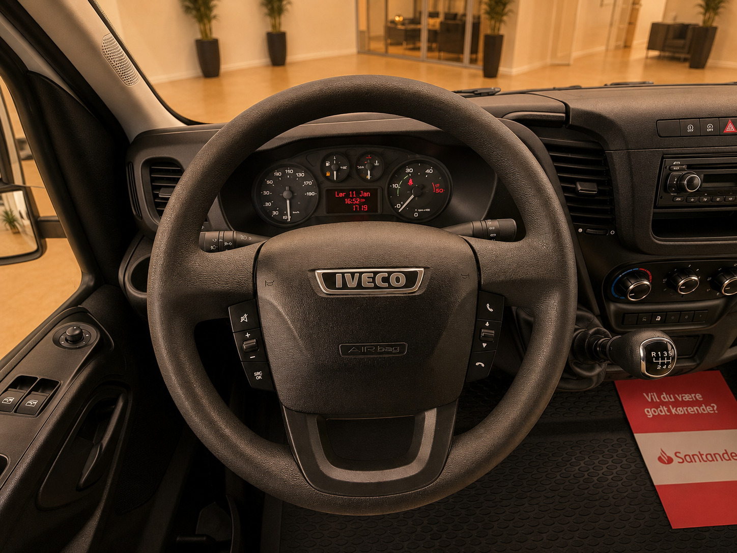 Hvid Iveco Daily fra 2015