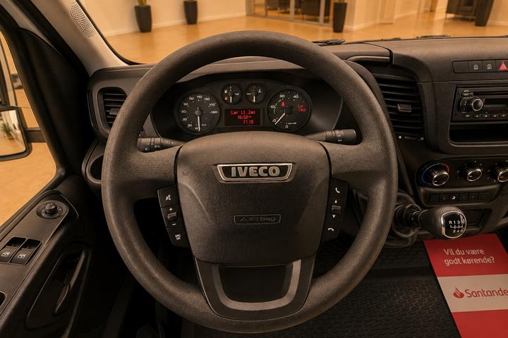 Hvid Iveco Daily fra 2015