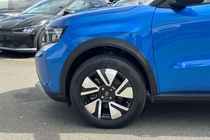 Blå Opel Frontera fra 2025