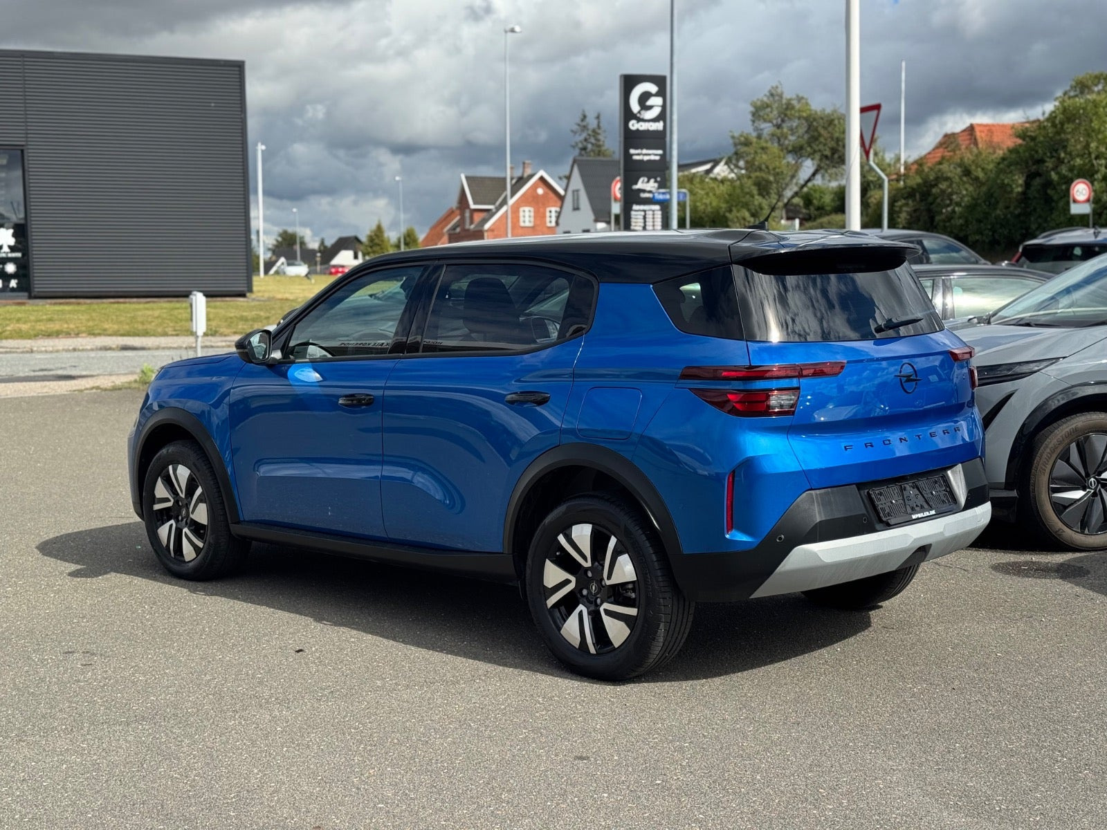 Blå Opel Frontera fra 2025