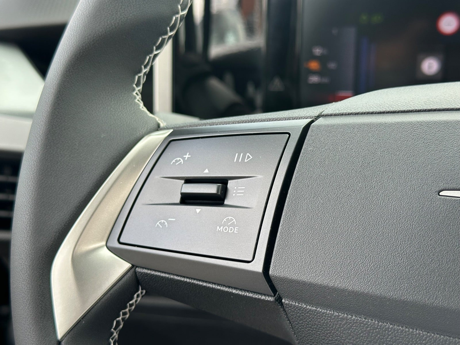 Blå Opel Frontera fra 2025