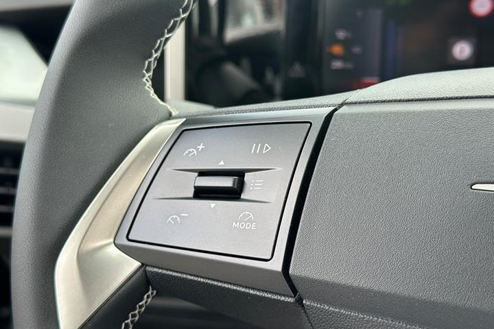 Blå Opel Frontera fra 2025