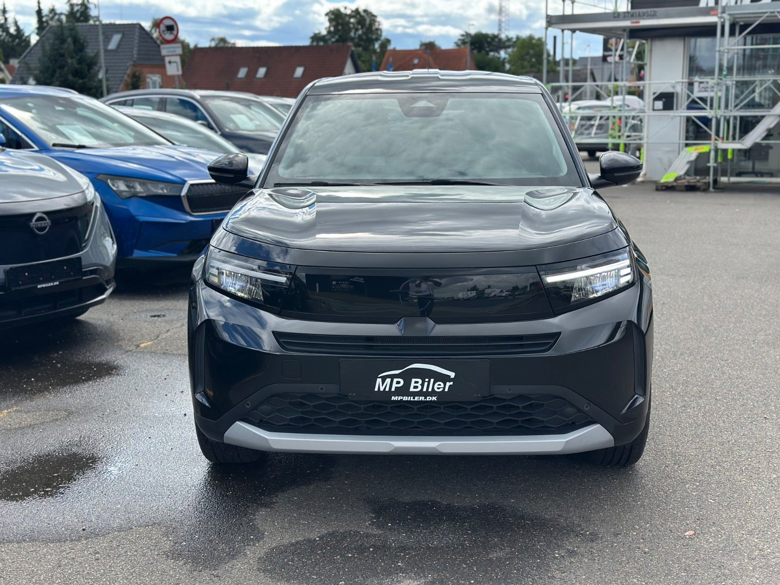 Sort Opel Frontera fra 2025