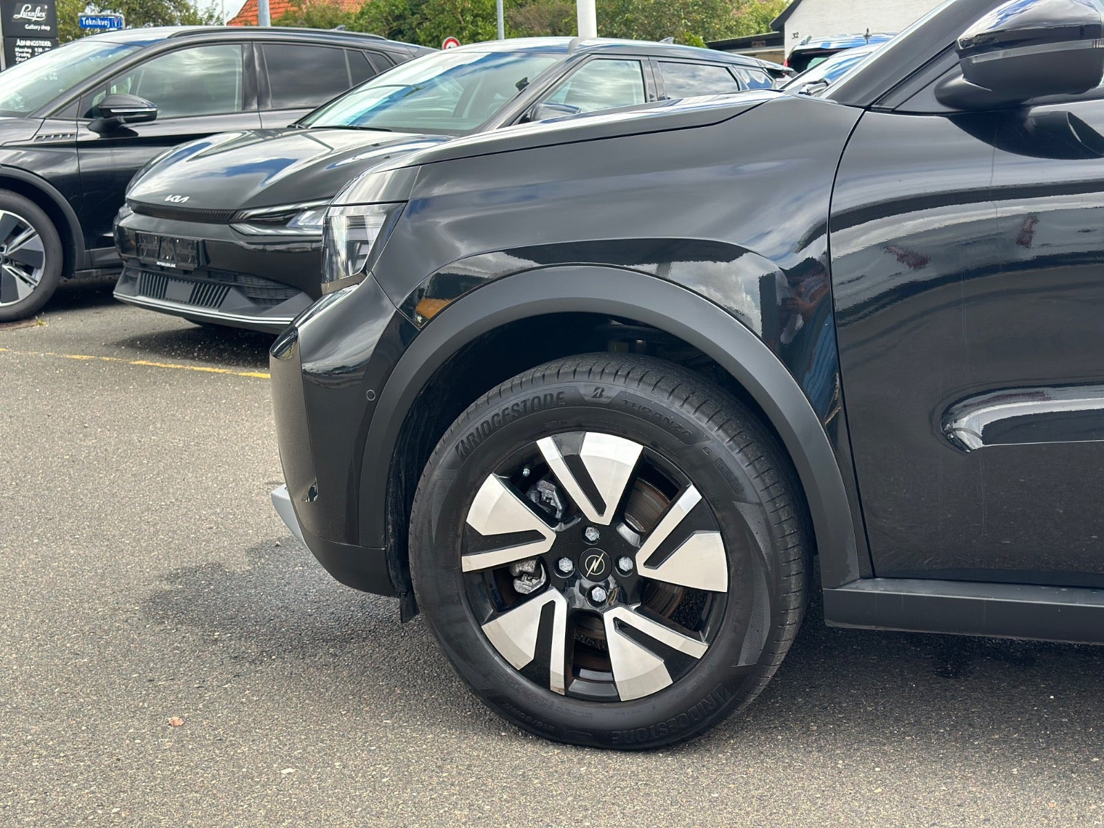 Sort Opel Frontera fra 2025