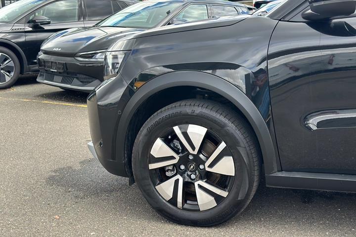 Sort Opel Frontera fra 2025