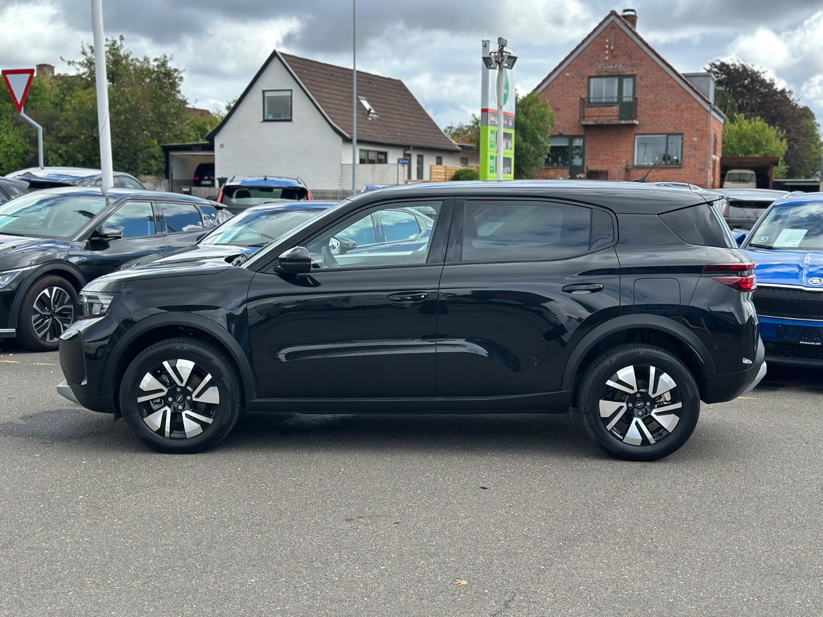 Sort Opel Frontera fra 2025