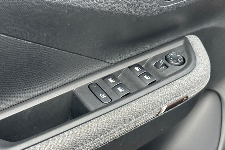 Sort Opel Frontera fra 2025