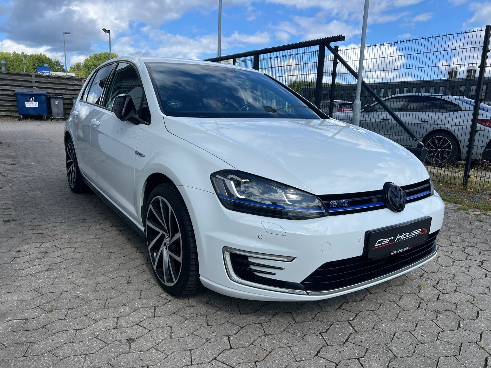 Hvid VW Golf VII fra 2016