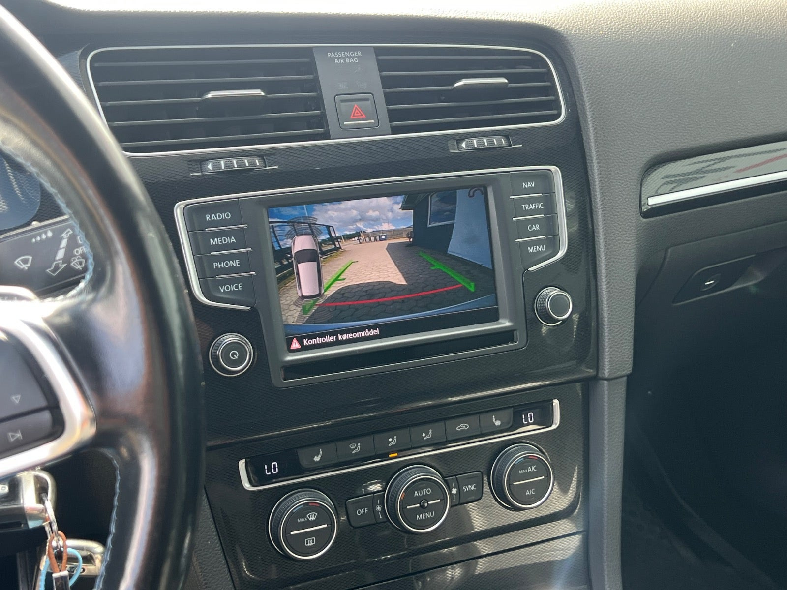 Hvid VW Golf VII fra 2016