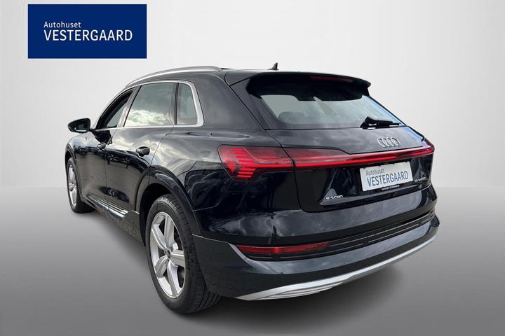 Sort Audi e-tron fra 2022