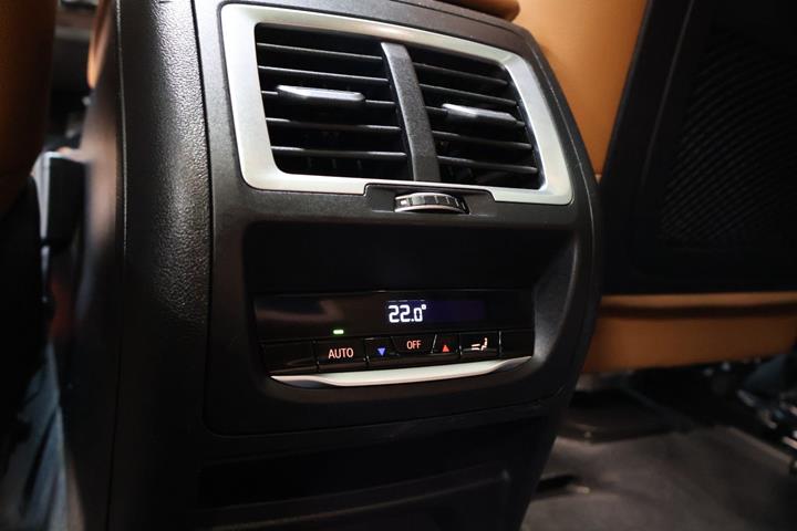 Orange BMW iX3 fra 2022