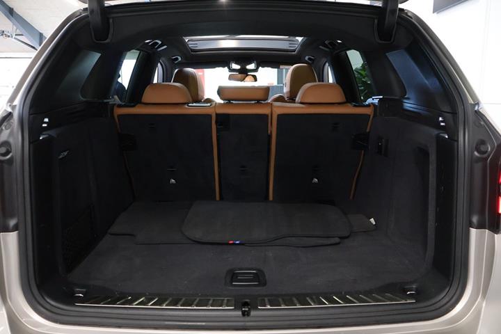 Orange BMW iX3 fra 2022