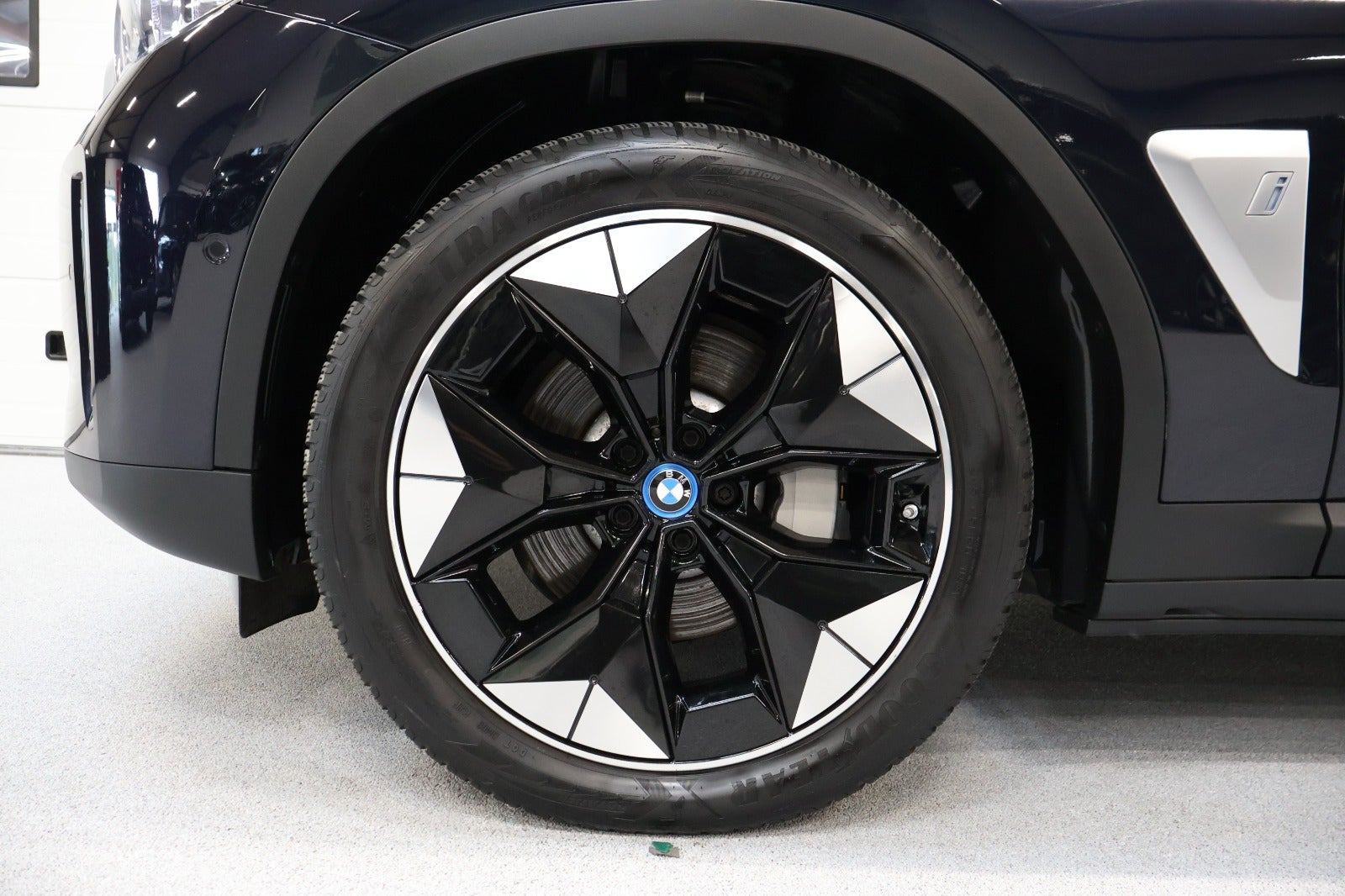 Sort BMW iX3 fra 2021