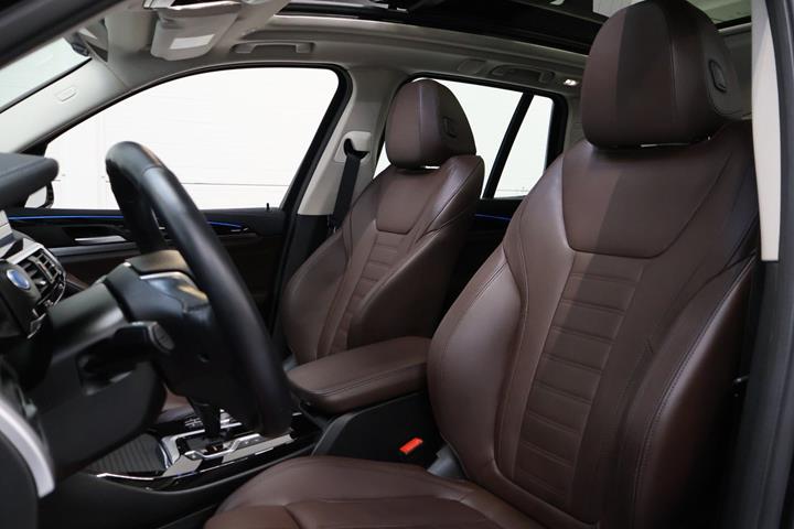 Sort BMW iX3 fra 2021