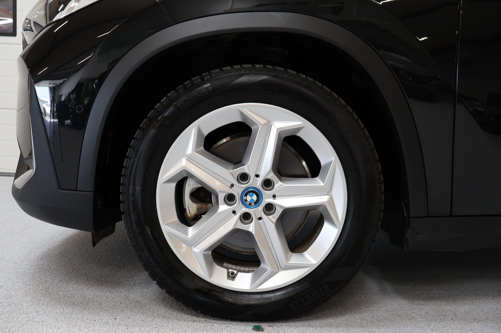 Sort BMW iX1 fra 2023