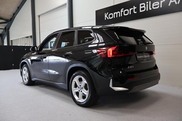 Sort BMW iX1 fra 2023