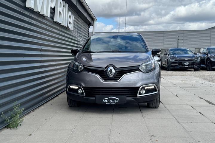Grå Renault Captur fra 2016