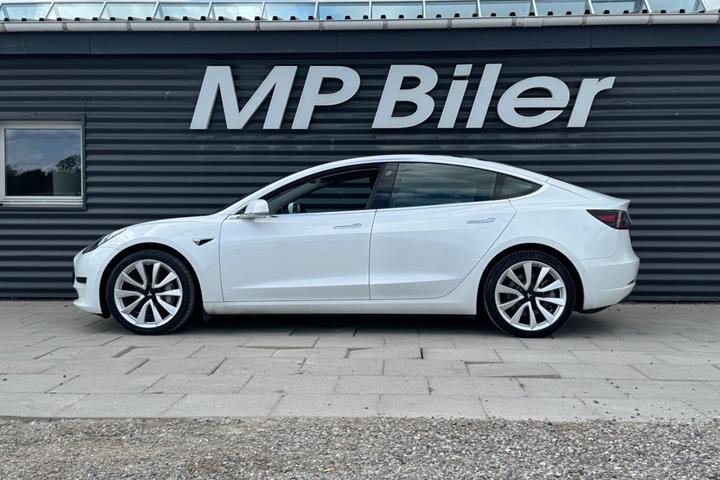 Hvid Tesla Model 3 fra 2020
