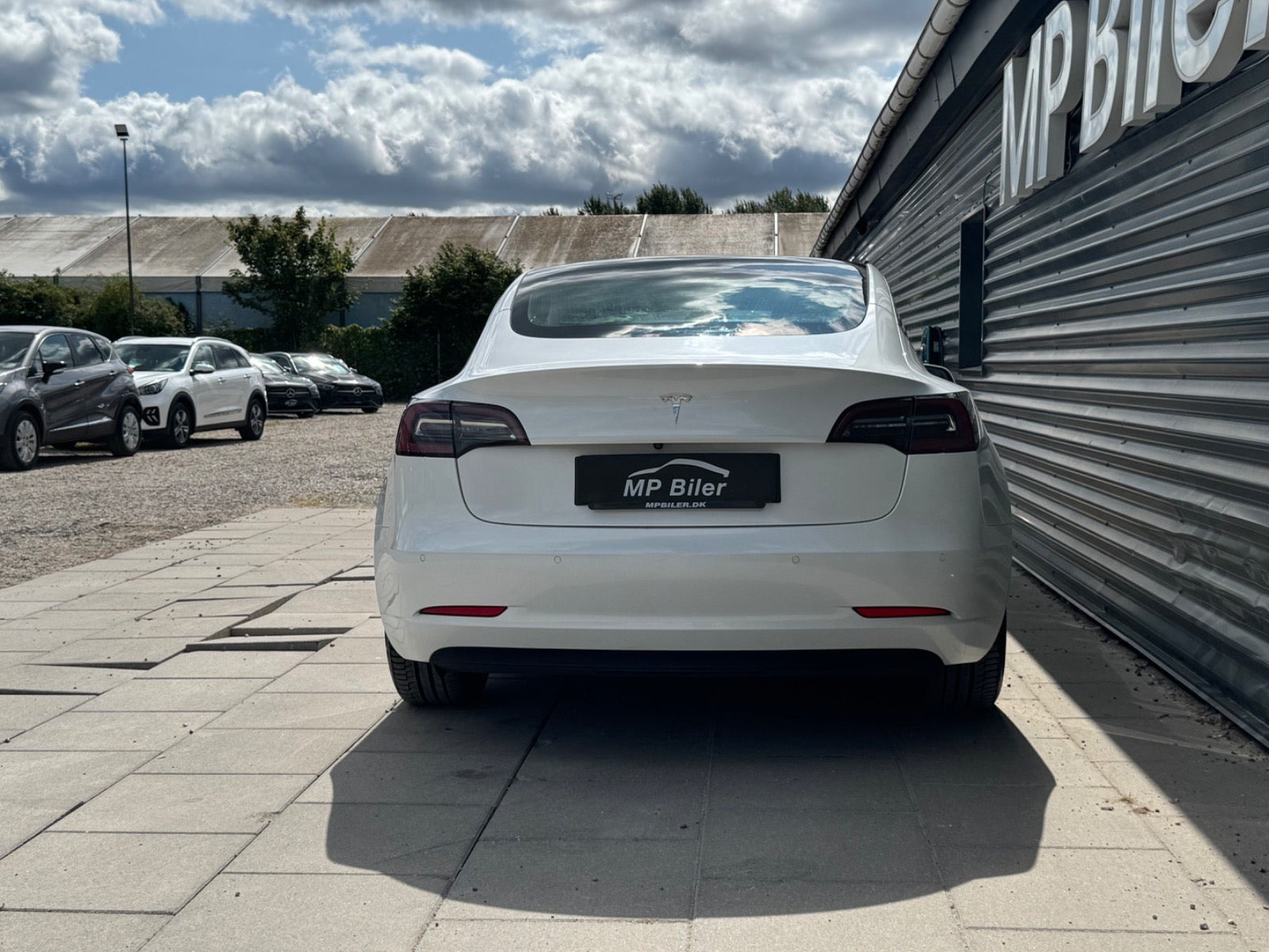 Hvid Tesla Model 3 fra 2020