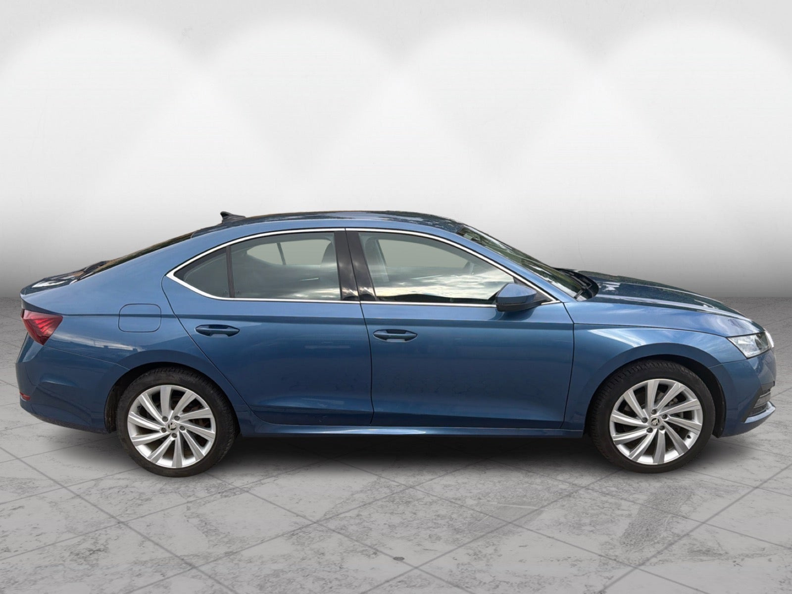 Blå Skoda Octavia fra 2021