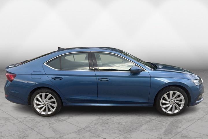 Blå Skoda Octavia fra 2021