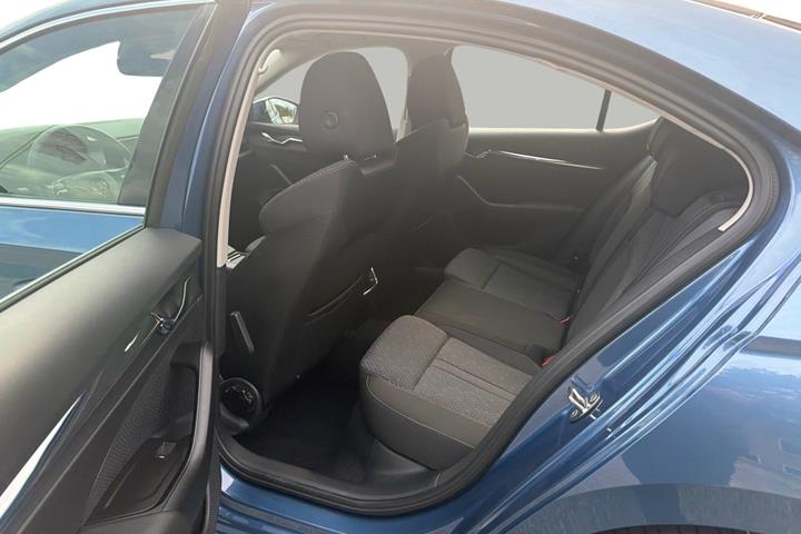 Blå Skoda Octavia fra 2021